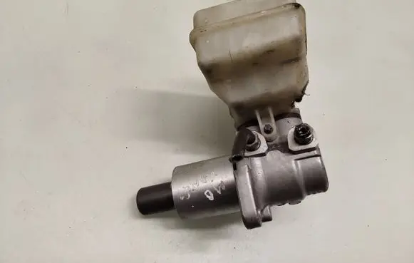 Mercedes-Benz Vaneo W414 Master brake cylinder A4144300002