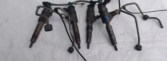 Peugeot 308 Fuel injectors set 0445110340