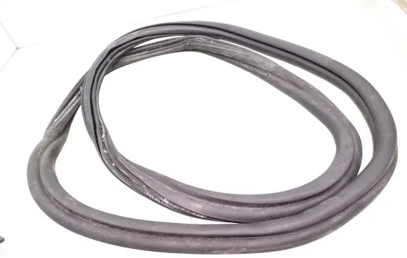Porsche Taycan 9J1 Trunk rubber seal (body) 9J1827705A