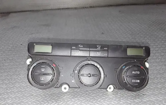 Skoda Octavia Mk2 (1Z) Climate control unit 74241061