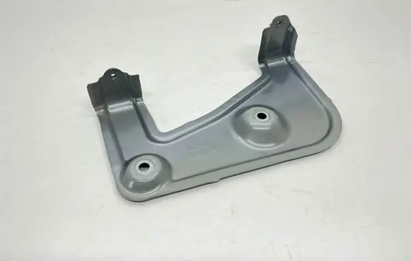 BMW X5 G05 Fender mounting bracket 7418220 741822006