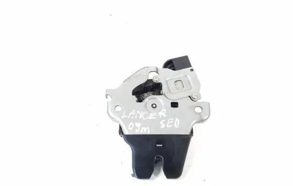 Mitsubishi Lancer VIII Loading door lock 5927A012