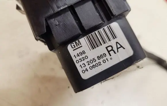 Opel Zafira B Light switch 13205869 04060201