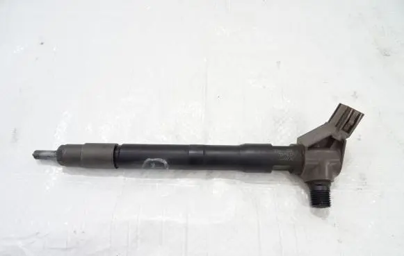 Mazda 3 III Fuel injector SH01-13H50