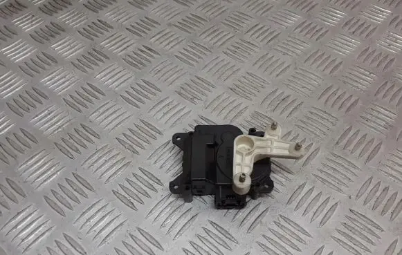 Toyota Yaris Central body control module 063700-7900