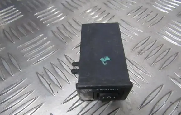 Volkswagen Golf III Fuel (gas) shift switch 