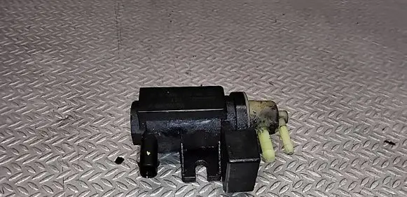 Mercedes-Benz B W245 Turbo solenoid valve A0061536628 07T053 70078202