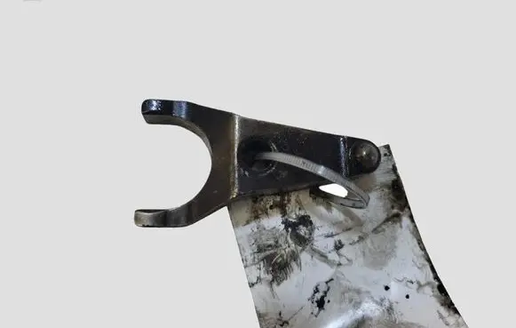 Toyota Avensis T250 Fuel Injector clamp holder