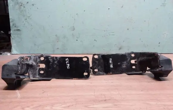 BMW 3 E90 E91 Radiator support slam panel bracket 