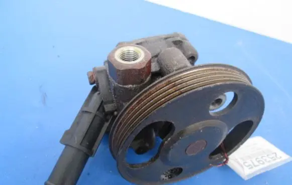 Mazda 323 Power steering pump