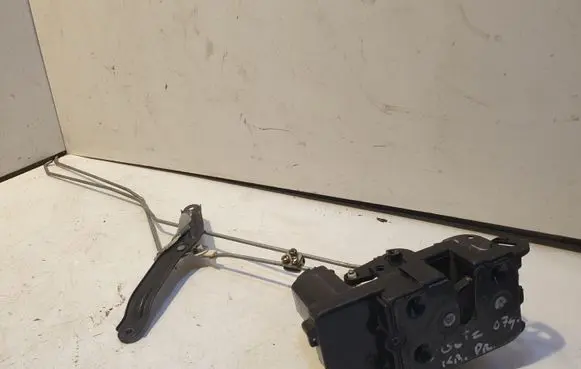 Hyundai Getz Front door lock