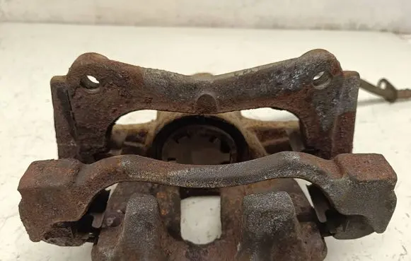 Toyota Corolla Verso AR10 Front brake caliper