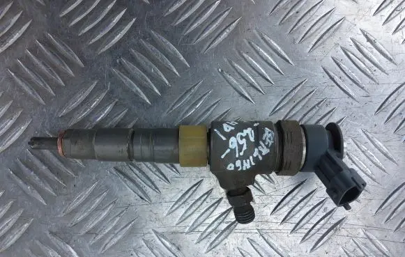 Citroen Berlingo Fuel injector 870692