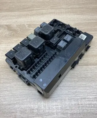 Nissan Navara Fuse module NISSANFUSEMODULE