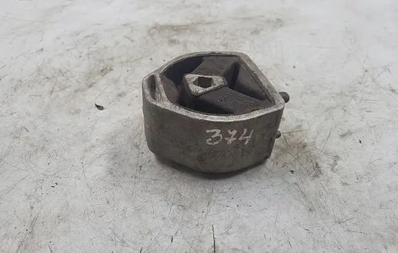 Audi A4 S4 B5 8D Engine mount bracket