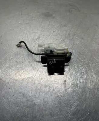 Mazda 5 Loading door lock 