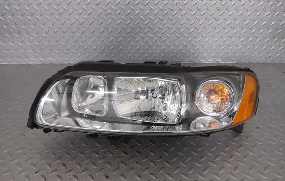 Volvo XC70 Headlight/headlamp 30648216