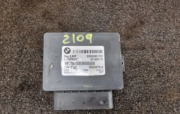 BMW 5 F10 F11 Hand brake control module 6858017