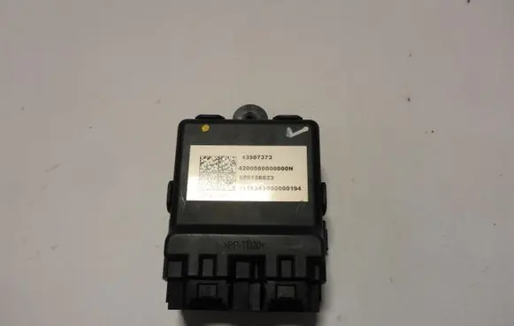 Opel Astra K Seat heating relay 13507373