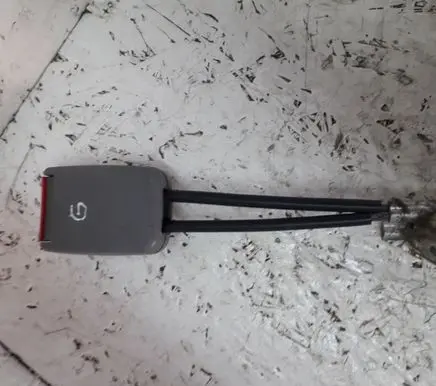 Volkswagen New Beetle Middle seatbelt (rear) 