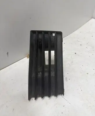 BMW 7 E32 Quarter panel pressure vent 
