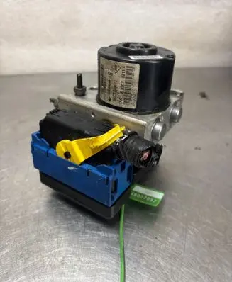 Renault Twingo II Master brake cylinder