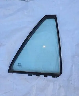 Toyota Avensis T250 Rear side window DOT24AS2M68