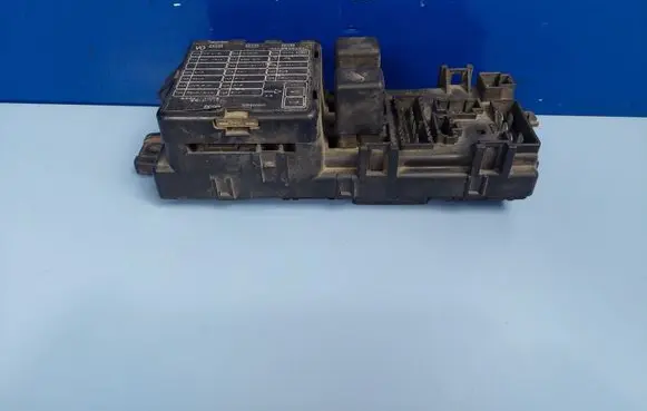 Mitsubishi Pajero Fuse module MB852920