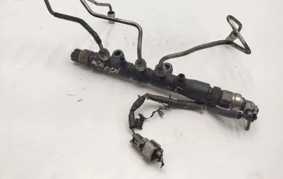 Toyota Corolla Verso E121 Fuel main line pipe