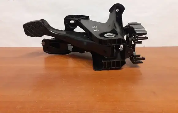Volkswagen Golf VII Brake pedal 5Q1721058 8293