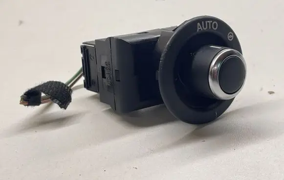 Jaguar F-Type Steering wheel adjustment switch FW936465BB 10125308