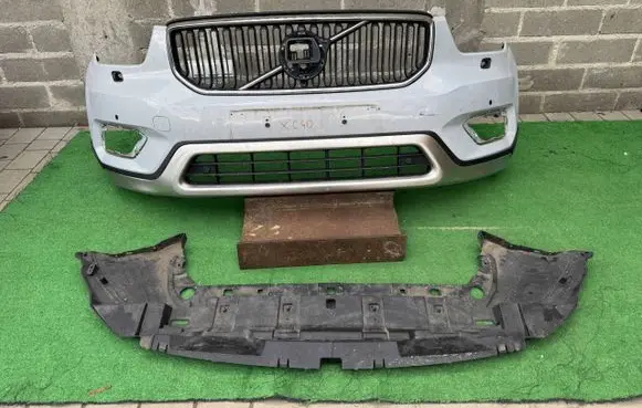 Volvo XC40 Front bumper