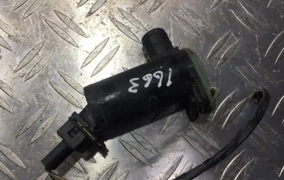 Mini One - Cooper R50 - 53 Windscreen/windshield washer pump