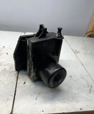 Mercedes-Benz C W203 ABS Pump A2035451632