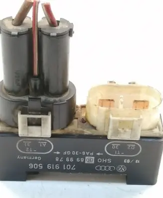 Volkswagen Transporter - Caravelle T4 Coolant fan relay 701919506