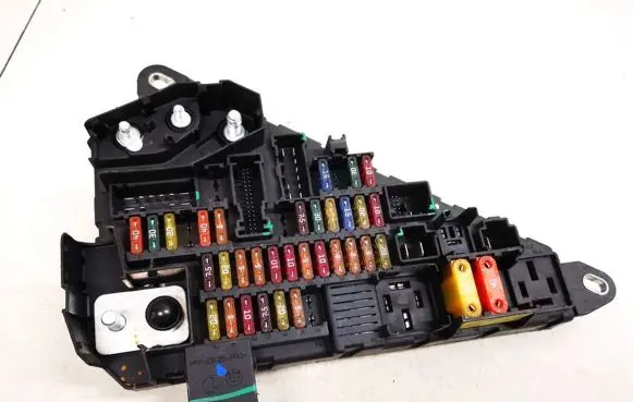BMW 5 E60 E61 Fuse box set 690658807 518811054