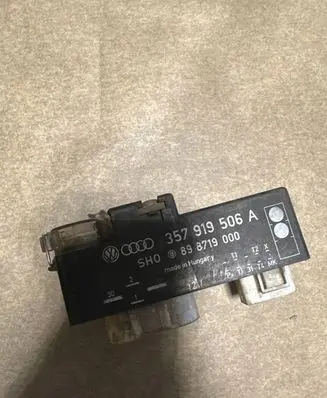Volkswagen PASSAT B5 Coolant fan relay 357919506A 898719000