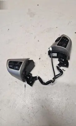 Toyota Auris 150 Steering wheel buttons/switches 8425002150