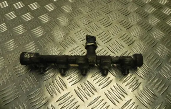 Nissan NV400 Fuel distributor h8200912225 VD10804