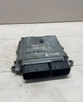Mercedes-Benz R W251 Engine control unit/module A6421509526 1039S24781 0281014974