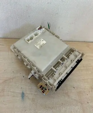 Toyota Prius (XW20) Fuse module 8273047290