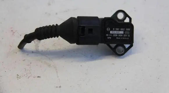 Volkswagen Touran I Air pressure sensor 038906051B