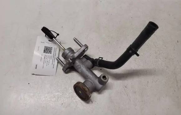 Master brake cylinder