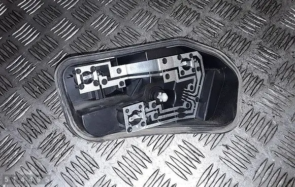 Renault Megane II Tail light bulb cover holder 89036895
