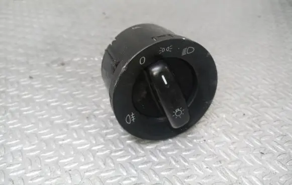 Volkswagen Golf V Light switch 1K0941431