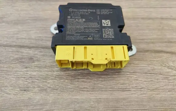 Mercedes-Benz C W206 Airbag control unit/module A2069026305 0285020318 A2069004116