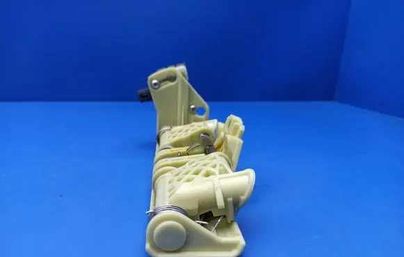 Mercedes-Benz E W211 Rear seat headrest A322902
