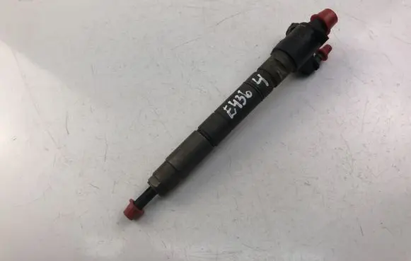 Volvo V70 Fuel injector 31303238
