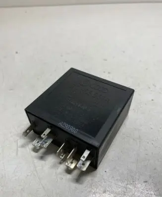 Audi A3 S3 8L Window wiper relay 4B0955531A 72WA401 H290900