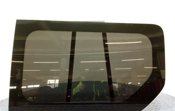 Opel Vivaro Rear side window 